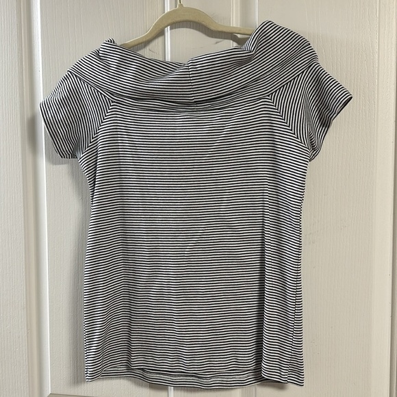 J CREW Navy Stripe Off the Shoulder Cotton Shirt Sz Med - Picture 3 of 5
